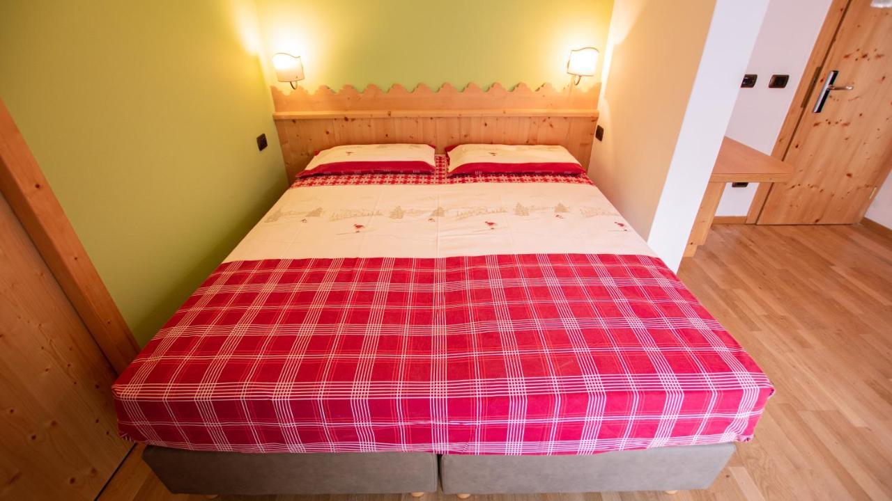 Hotel Bellevue Canazei Zimmer foto